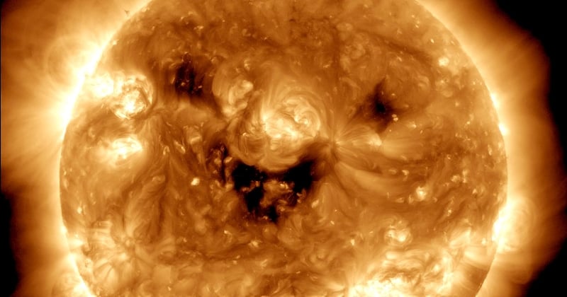 Cette photographie insolite de la NASA montre le soleil en train de « sourire »