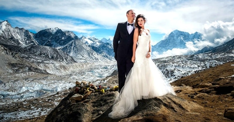 Ce couple a escaladé l'Everest pendant 3 semaines pour se marier au sommet, et les photos sont sublimes