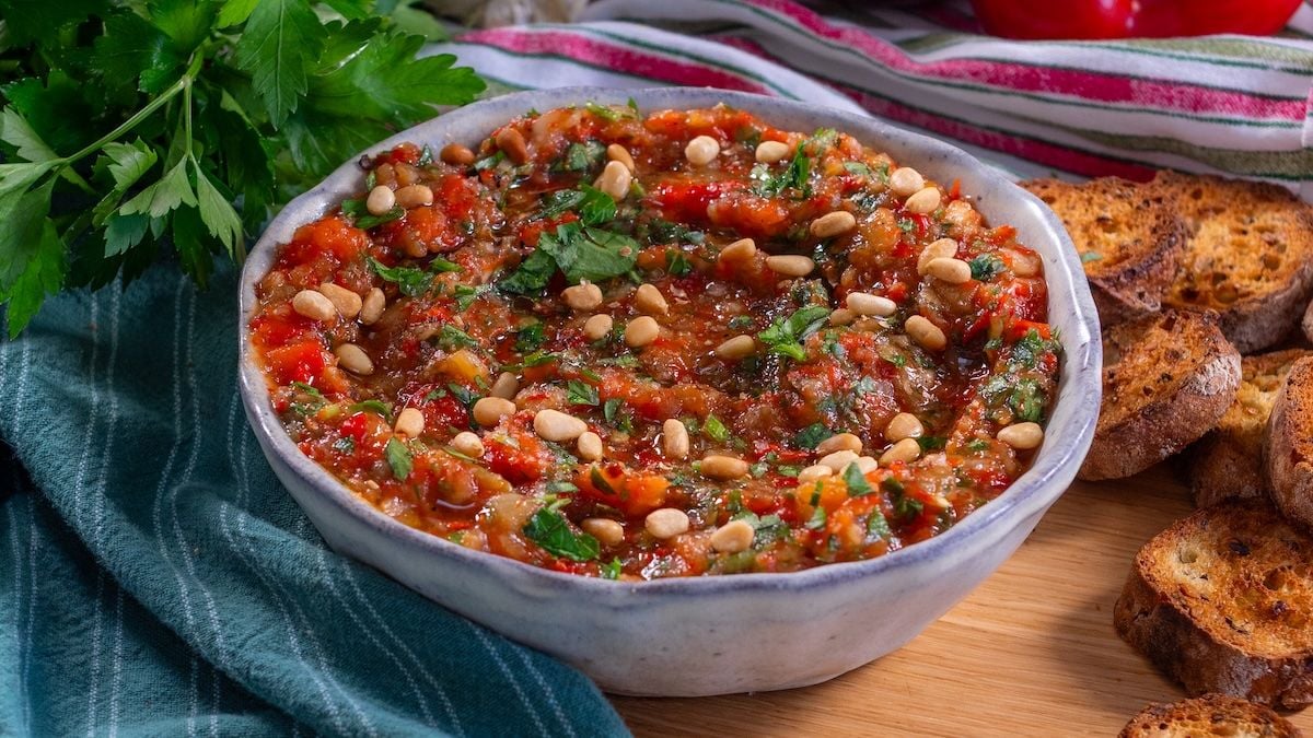 La tartinade d'aubergines et poivrons, votre nouvelle recette préférée pour l'apéro cet été !