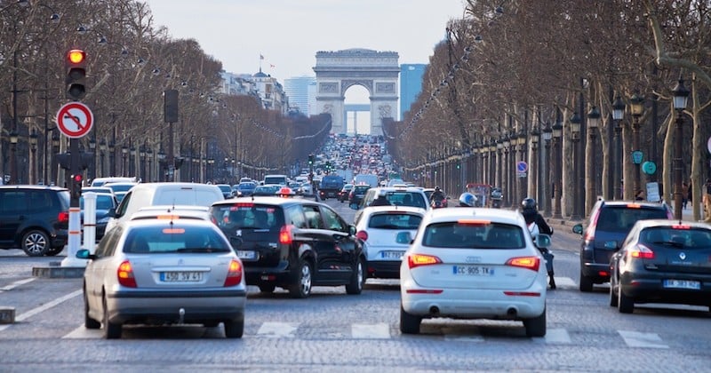 La mairie de Paris veut interdire les voitures à essence d'ici 2030