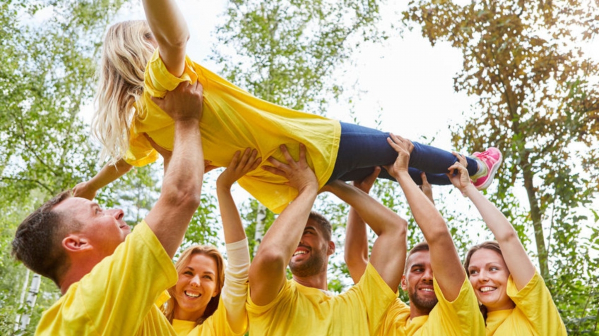 Team building : pourquoi contacter un traiteur pour assurer votre restauration ?