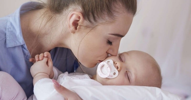 Cette association recrute des « câlineurs » bénévoles pour bercer et réconforter les bébés malades des hôpitaux