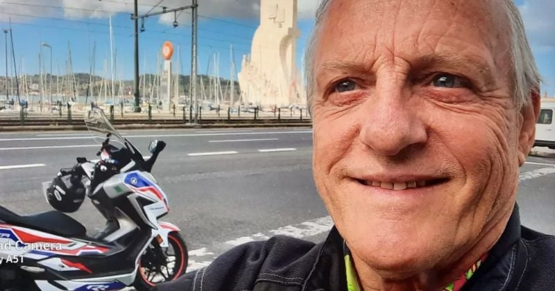 Ce septuagénaire a parcouru plus de 6 500 km à scooter pour revoir un cousin, perdu de vue depuis 60 ans