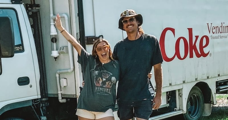 Ce couple a transformé un vieux camion Coca-Cola en adorable maison roulante et son intérieur va vous émerveiller