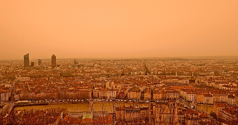 Un nouvel épisode de ciel orangé devrait avoir lieu dès lundi en France à cause du sable en provenance du Sahara