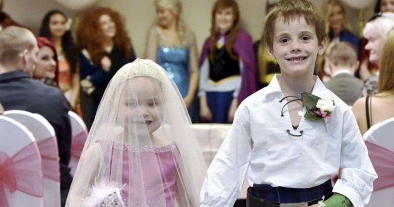 Une petite fille de 5 ans en phase terminale a réalisé son rêve en se « mariant » avec son meilleur ami
