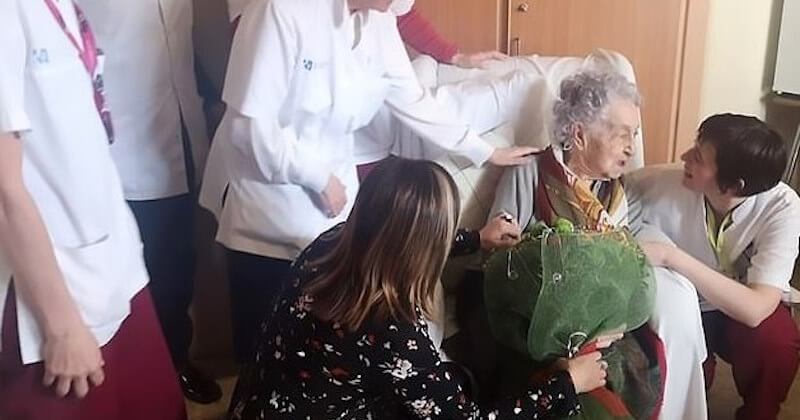 À 113 ans, cette femme est la personne la plus âgée du monde à guérir du Covid-19	