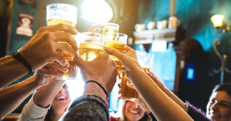 20 jeux d'alcool absolument géniaux dont vous n'avez jamais entendu parler  ! Le 4 est vraiment à tester