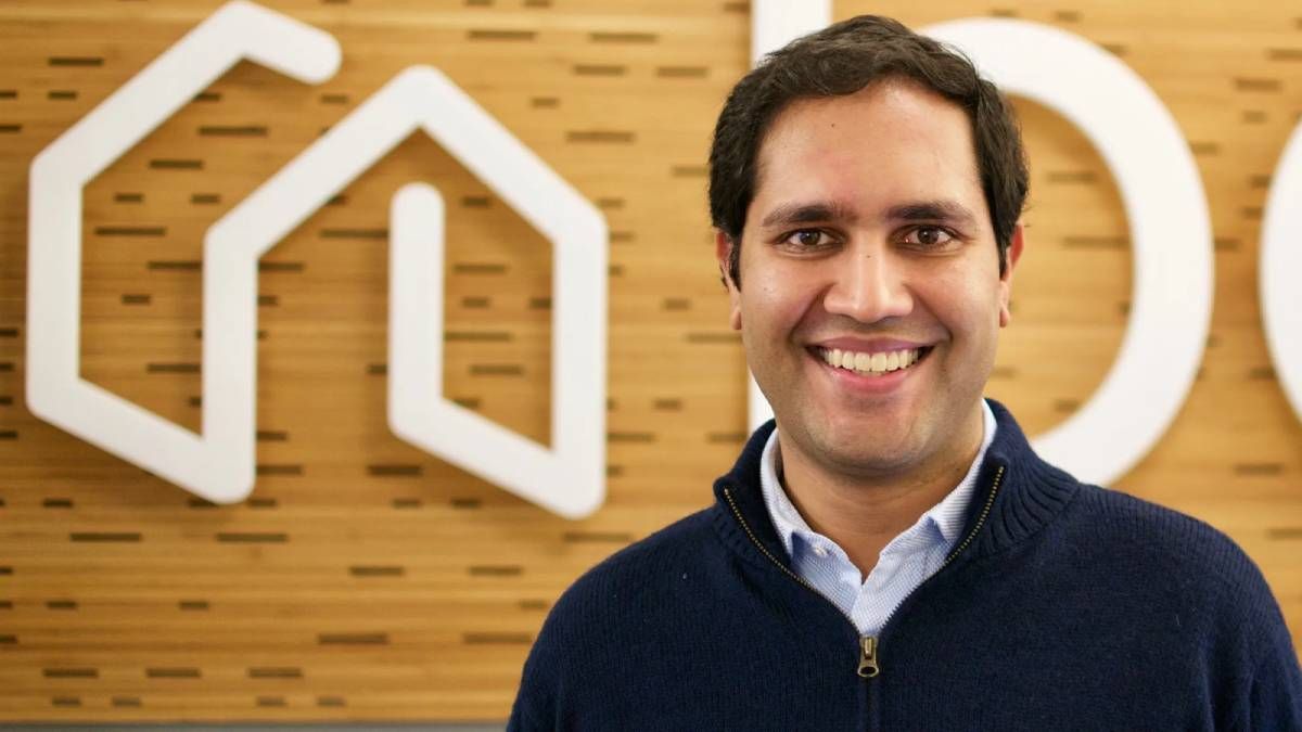 Il licencie 900 employés par Zoom et affirme plus tard qu'il faut être « bienveillant » 