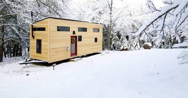 Un couple vit dans une maison toute petite et pourtant c'est si bien agencé qu'on rêverait tous d'avoir une maison comme ça !