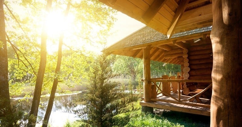 Ces magnifiques cabanes charmantes vont vous attirer en pleine forêt