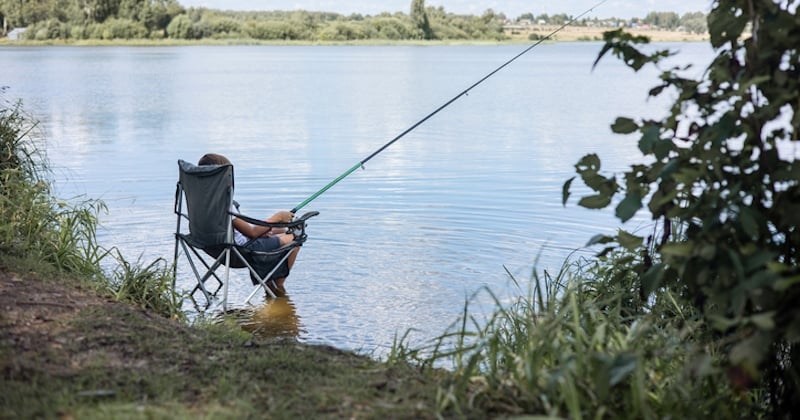 Calvados : un enfant parvient à pêcher une truite de 580 grammes et remporte un cadeau