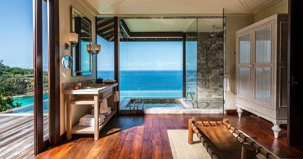 12 salles de bains absolument magiques, trouvées à travers le monde, qu'on rêverait tous de fréquenter au moins une fois : dépaysement, luxe et volupté garantis