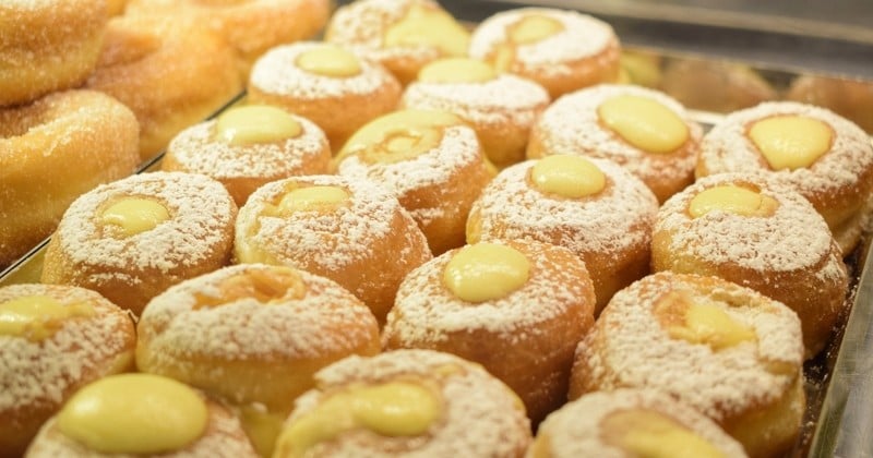 Croustillez de plaisir avec les beignets tout droit venus de Roumanie : les Gogosi !