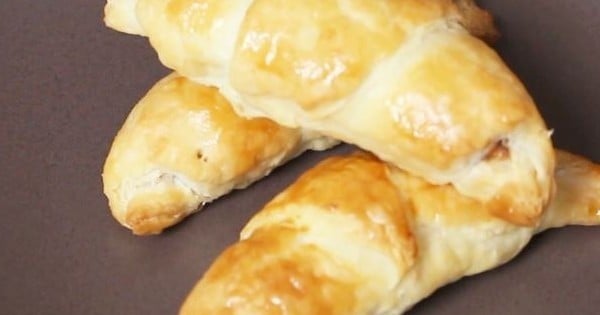 Réalisez des petits croissants fourrés au Kinder, une recette créative et surprenante !