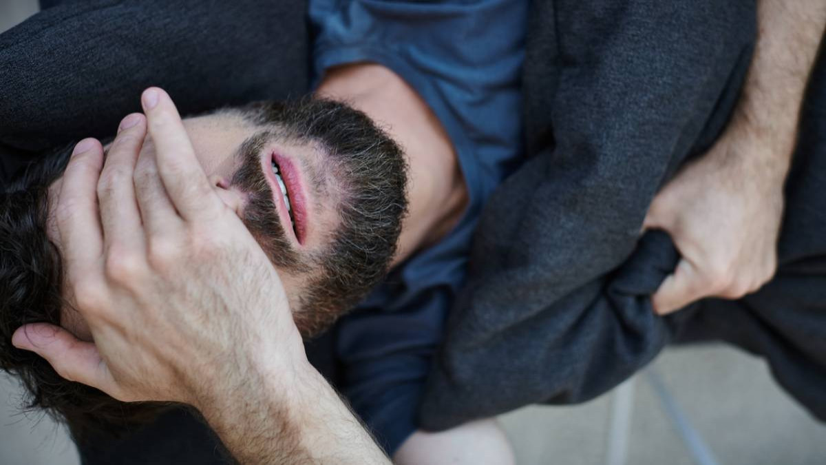 « J'ai tout essayé » : à 22 ans, Samuel, épuisé par 2 ans de Covid long, a eu recours au suicide assisté