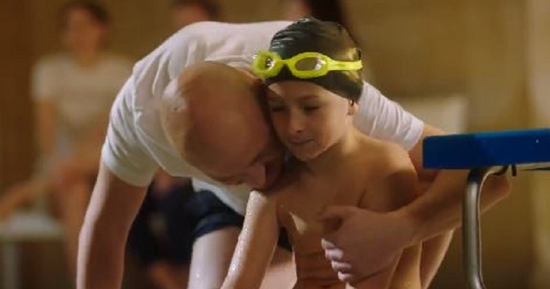 « Tu seras un homme, mon fils », le clip qui met l'accent sur l'éducation des garçons aux questions d'égalité
