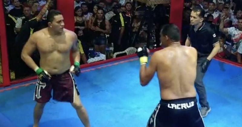 Para resolver a disputa, o prefeito enfrenta um de seus ex-tenentes em uma batalha de artes marciais mistas