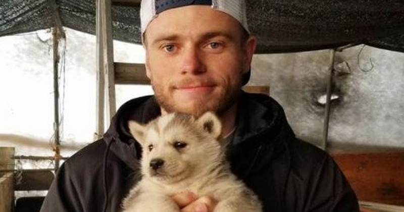 Le skieur Gus Kenworthy donne à 90 chiens une seconde chance, en convaincant un agriculteur coréen de vendre sa ferme de chiens 