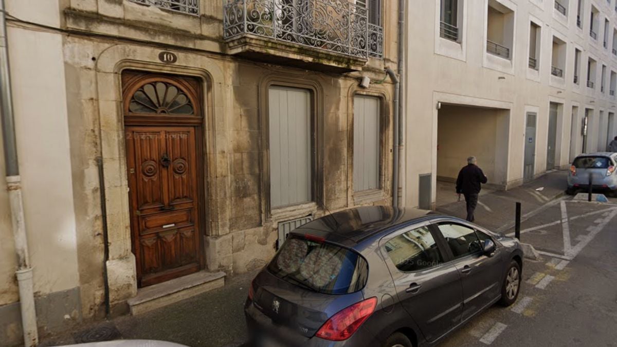 En colère, elle terrifie des squatteurs installés dans son logement, ils s'enfuient... en chaussettes