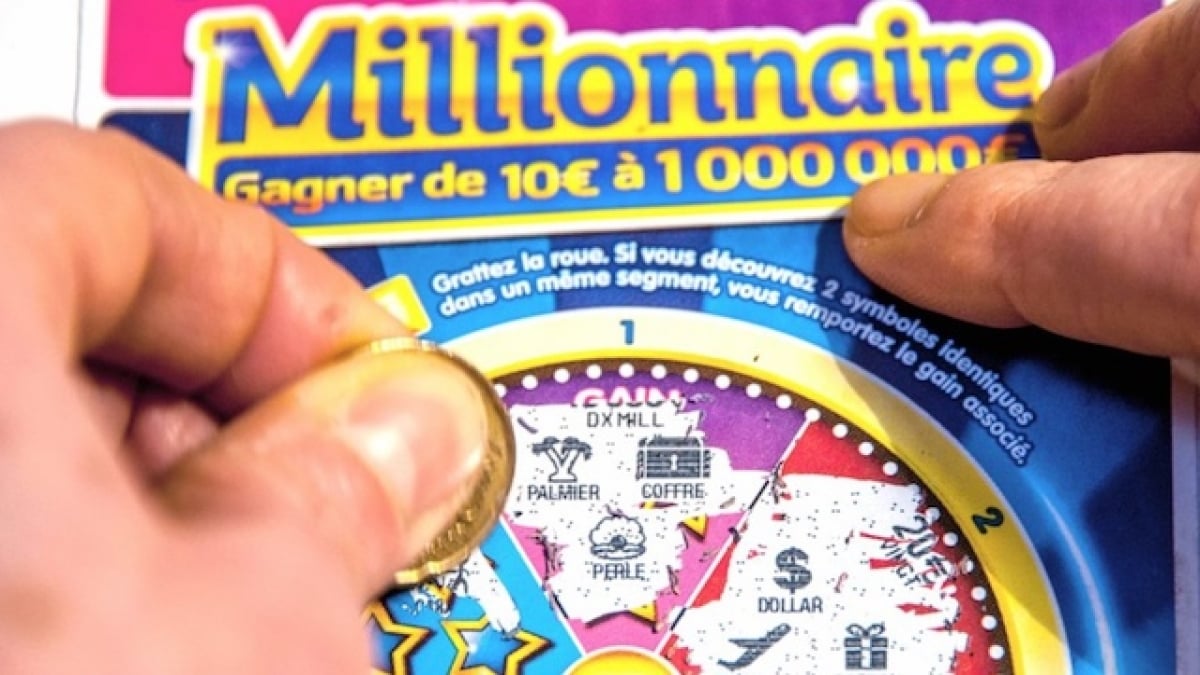 Un retraité gagne un million d'euros au Millionnaire, la réaction de son fils risque de vous émouvoir 