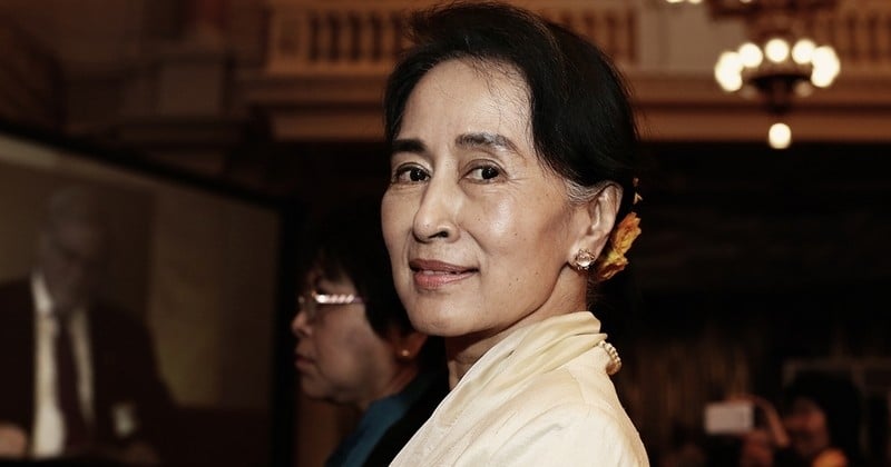 Aung San Suu Kyi, prix Nobel de la paix 1991, se voit retirer un prix en raison de son inaction quant au massacre des Rohingyas 