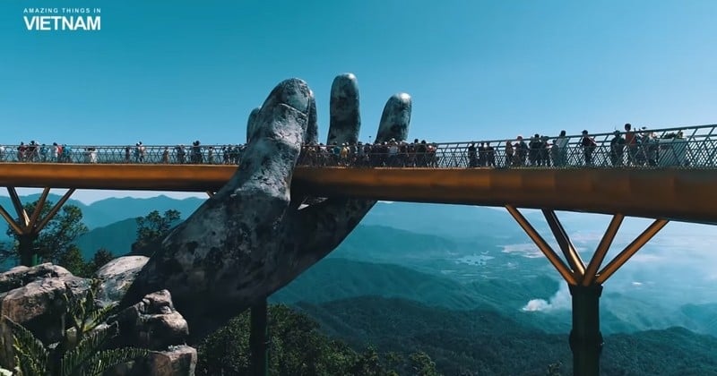 Donnant l'impression d'être soutenu par deux mains géantes, ce pont offre également un panorama majestueux sur le Vietnam ! 