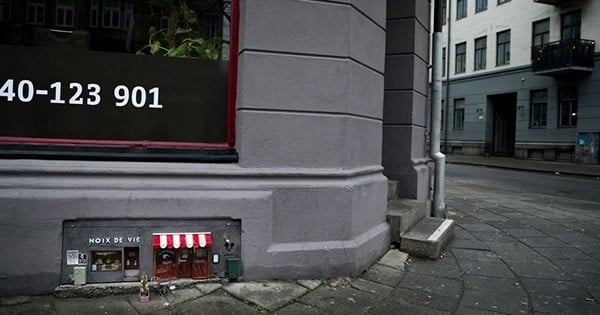Dans les rues de Suède, il y a des petits restaurants spécialement conçus pour... les souris : c'est trop mignon ! 