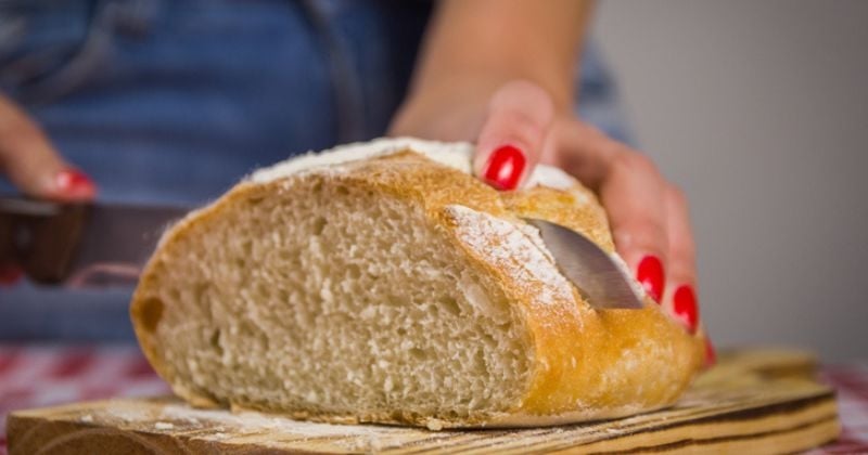 Cette boulangère ne connaît pas la crise grâce à une technique simple et ancestrale