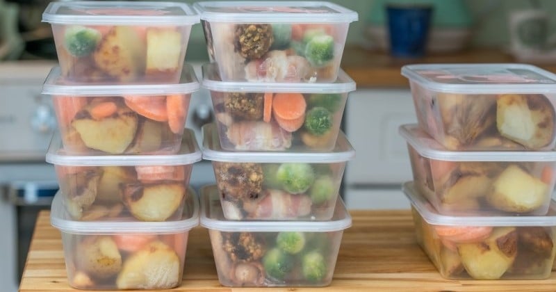 8 aliments qu'il ne faut jamais stocker dans des boîtes en plastique