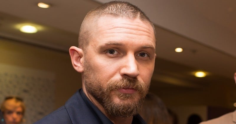 Tom Hardy avait enregistré un album de rap en 1999... Et pour notre plus grand plaisir, il refait surface !