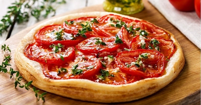 De l'entrée au déjeuner, la tarte à la tomate ensoleillera vos repas !