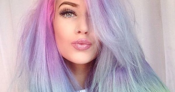 Découvrez le Rainbow Hair, cette nouvelle mode qui fait fureur sur la toile ! La 3ème photo  est particulièrement magnifique...