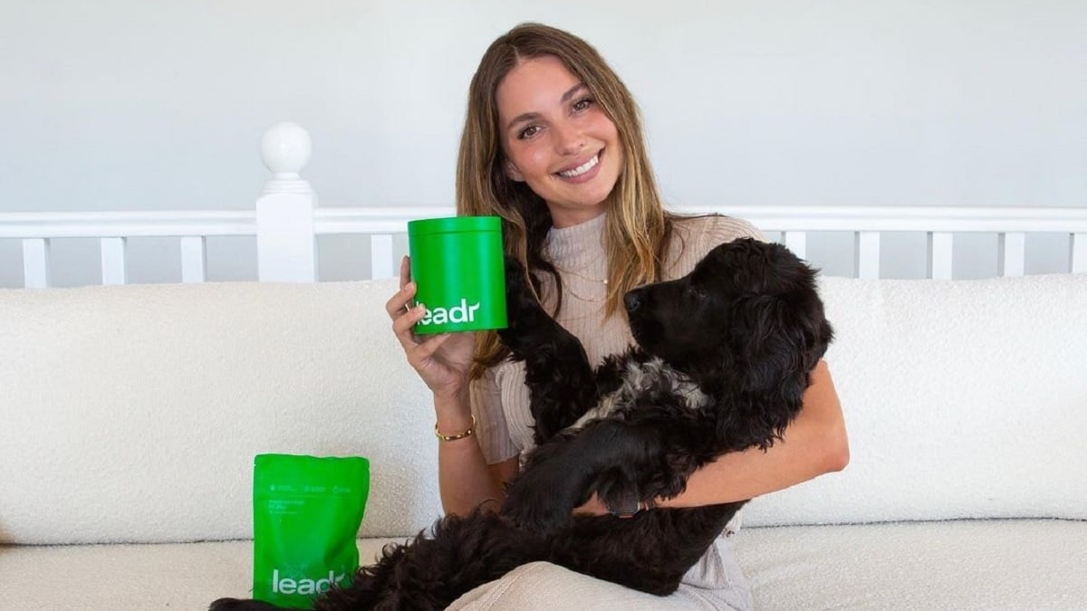 Son chien devient trop stressé quand elle part travailler, elle quitte son emploi pour s'occuper de lui