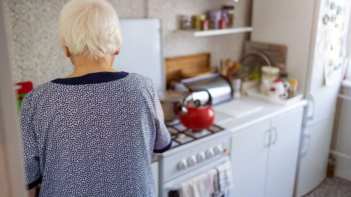 Il se déguise en sa mère décédée depuis 3 ans pour réclamer ses allocations