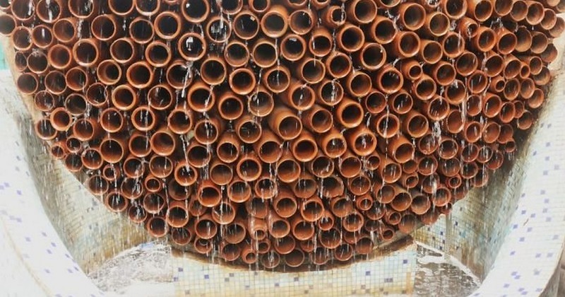 Cette fontaine cache en réalité un système génial de climatisation qui n'utilise quasiment aucune énergie !