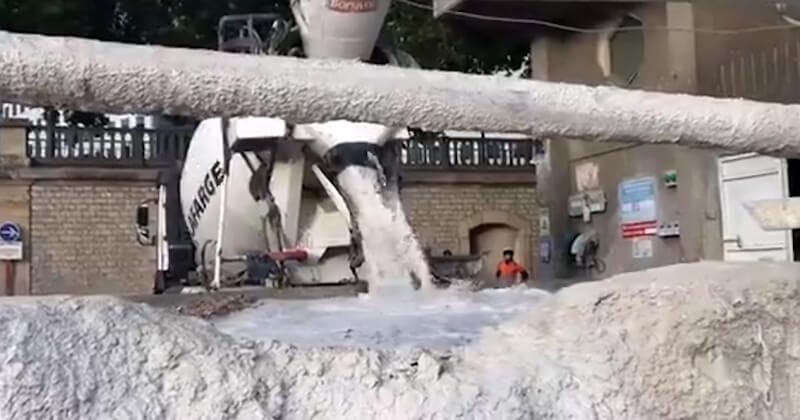 Paris : le cimentier Lafarge accusé de déverser volontairement du béton dans la Seine, la mairie porte plainte