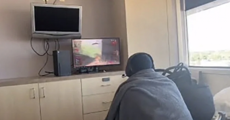 L'accouchement de sa femme s'éternise, il apporte sa console de jeux à l'hôpital	