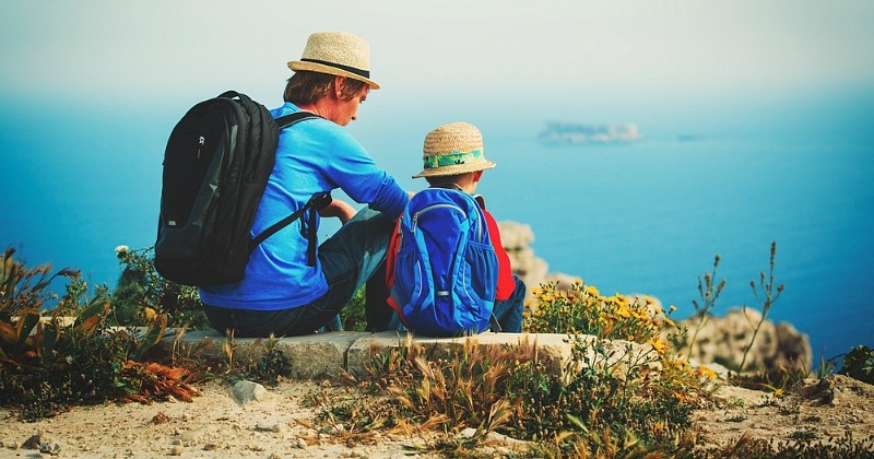 13 choses que tous les parents doivent avoir dans leur sac de voyage