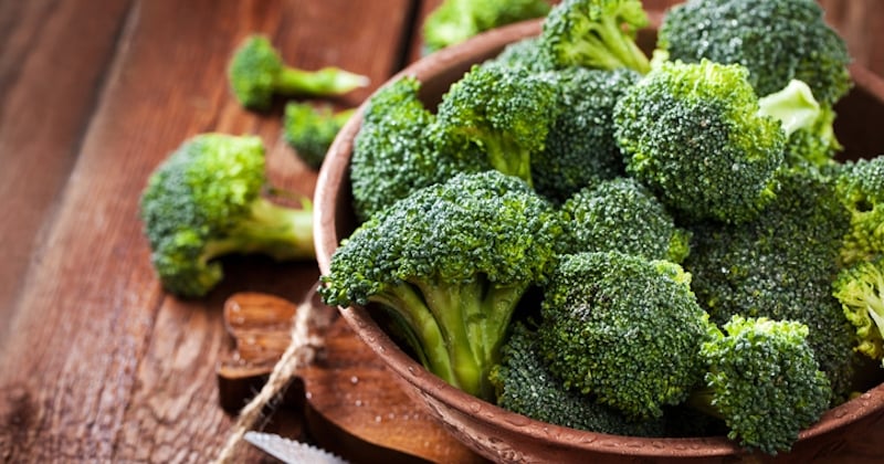 Manger du chou et des brocolis serait bon pour la peau, selon une étude