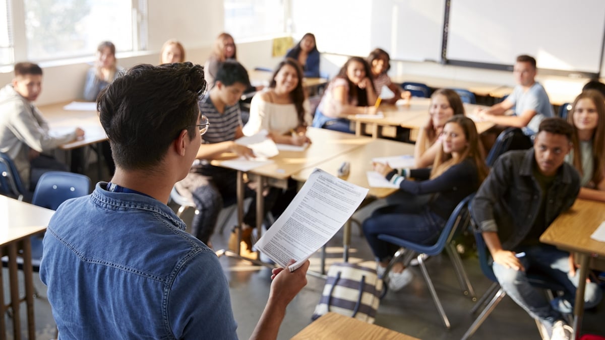 Bruxelles : faute de professeur remplaçant, un élève de 15 ans donne des cours d'anglais à ses camarades de classe 