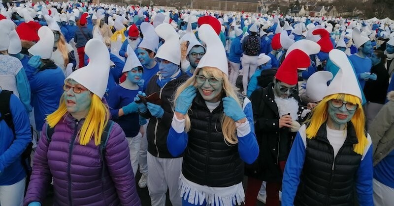 Le record du monde du plus grand rassemblement de Schtroumpfs a été battu dans le Finistère