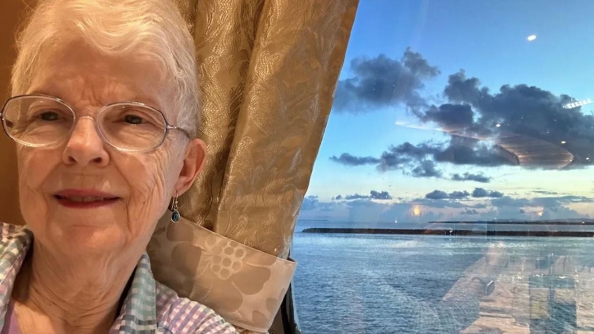 À 77 ans, elle a tout quitté pour vivre sur un bateau de croisière et dévoile le seul point négatif de la vie en mer