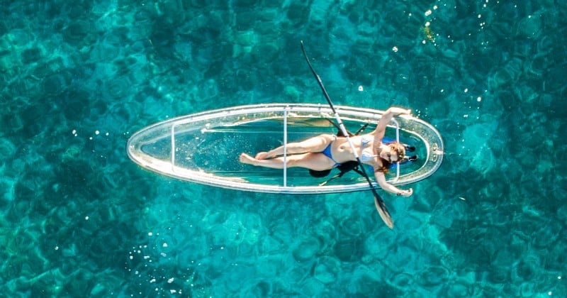 Le « Crystal Explorer », un kayak complètement transparent pour voir sous l'eau