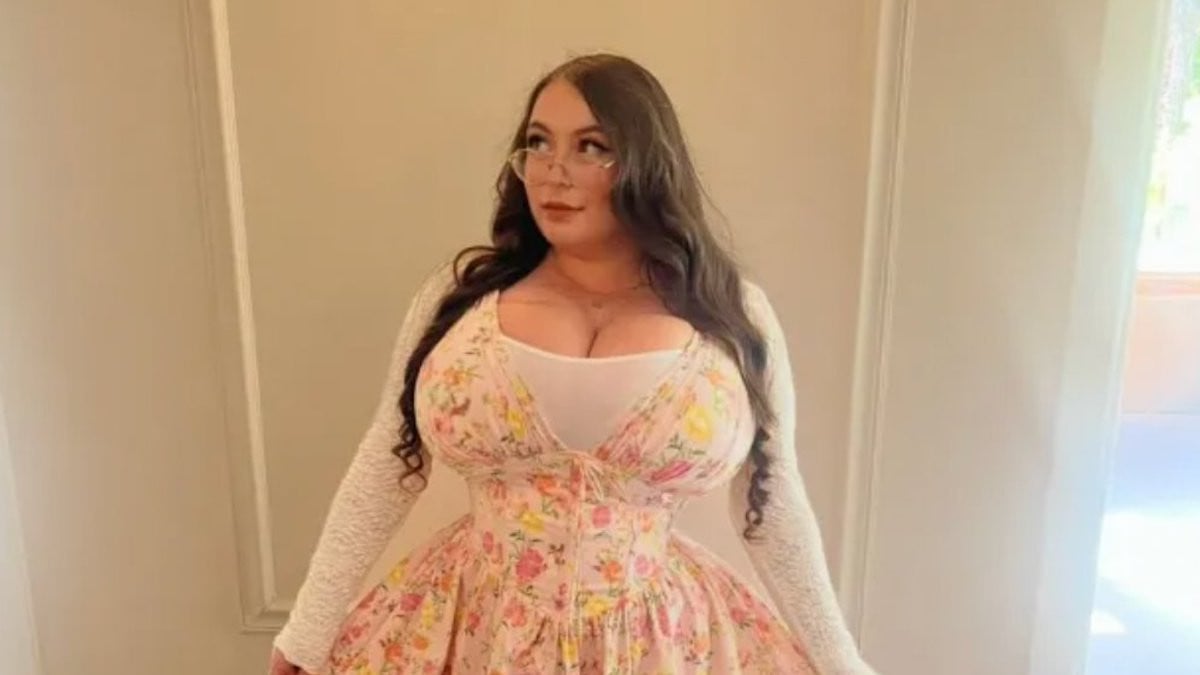 Ses seins grossissent en permanence à cause d'une maladie rare, elle vit un calvaire au quotidien