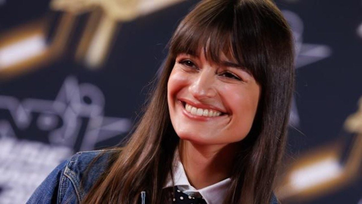 Clara Luciani révèle être atteinte d'une maladie neurologique