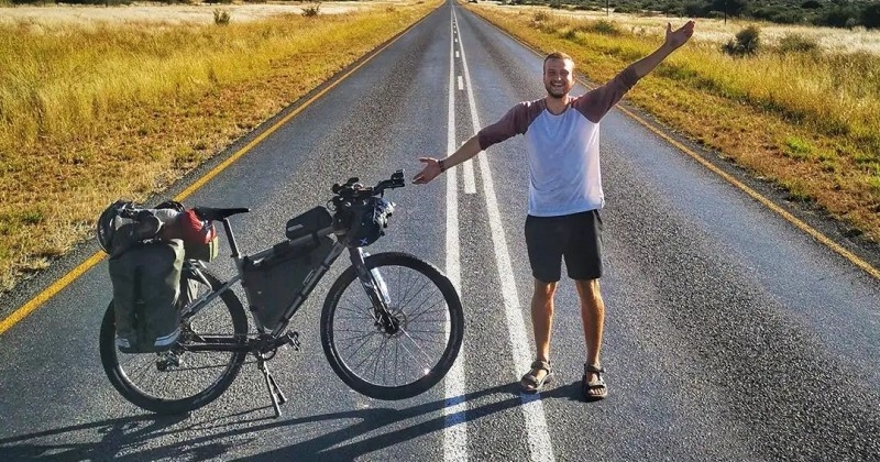 Pendant trois mois, il va parcourir la France à vélo, traverser 42 départements et dormir chez des inconnus
