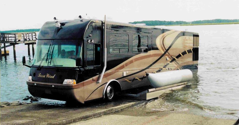 « Terra Wind » : le camping-car grand luxe amphibie qui repousse les limites