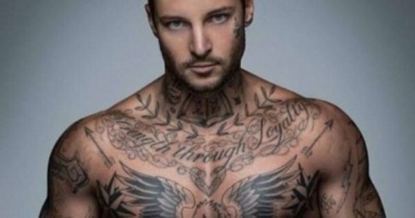 Ces quinze hommes tatoués vont vous donner soif... 