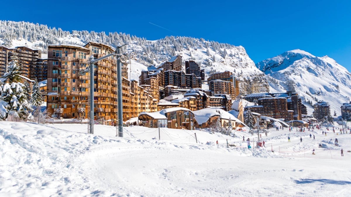 Avoriaz : ils tentent de vendre du cannabis à deux vacanciers qui sont en fait... des gendarmes en civil